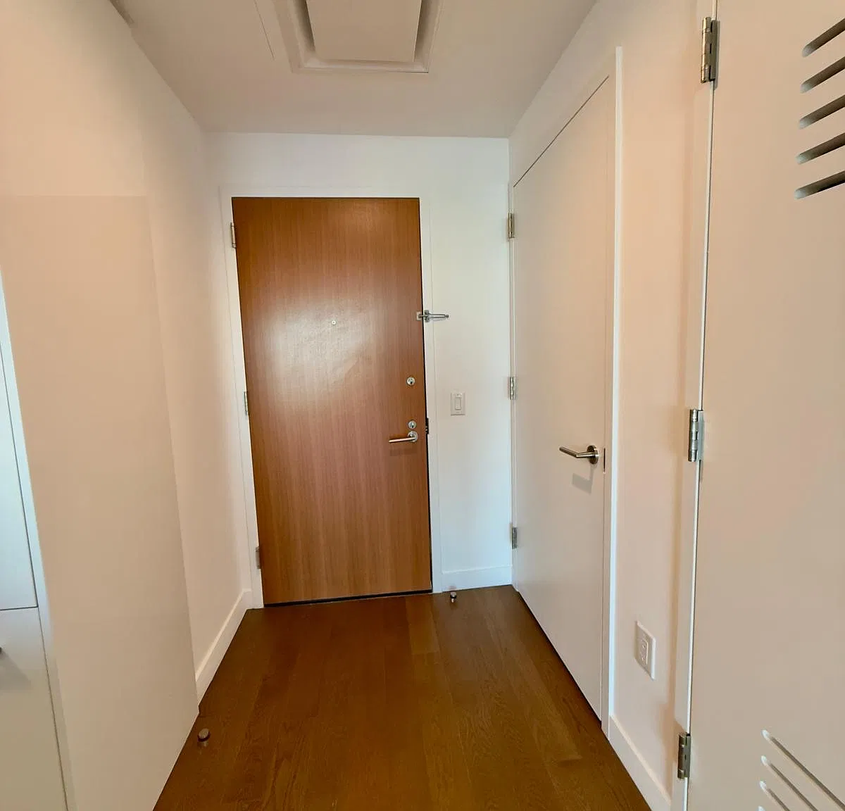 2 bed, 1100 sqft, $7,900 — Photo 3