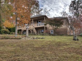 1050 Brooskview Rd, Lenoir City, TN 37772