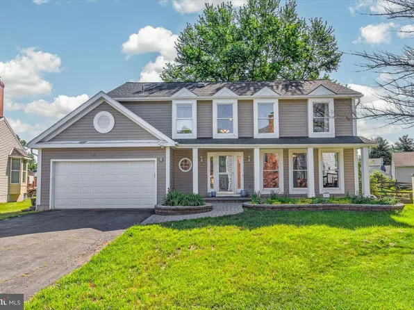 3894 Plum Run Ct, Fairfax, VA 22033