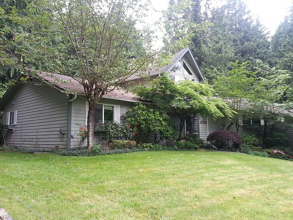 2nd image of 19418 32nd Ave NW