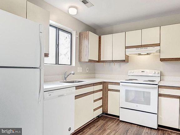 4th image of 14 Glyndale Ct