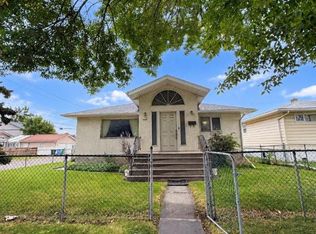 1432 W Russet Rd NE, Calgary, AB T2E 5L6