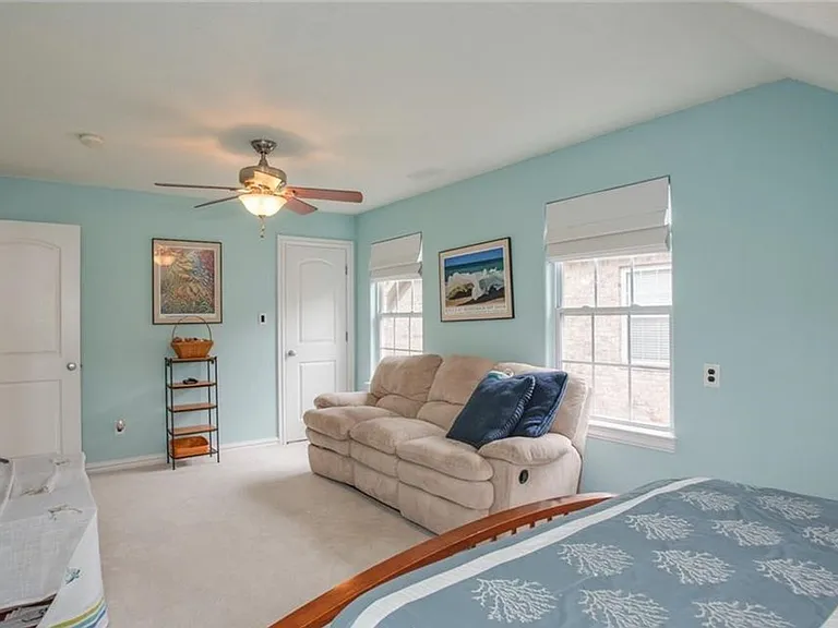 1032 Horton Pl — Photo 13