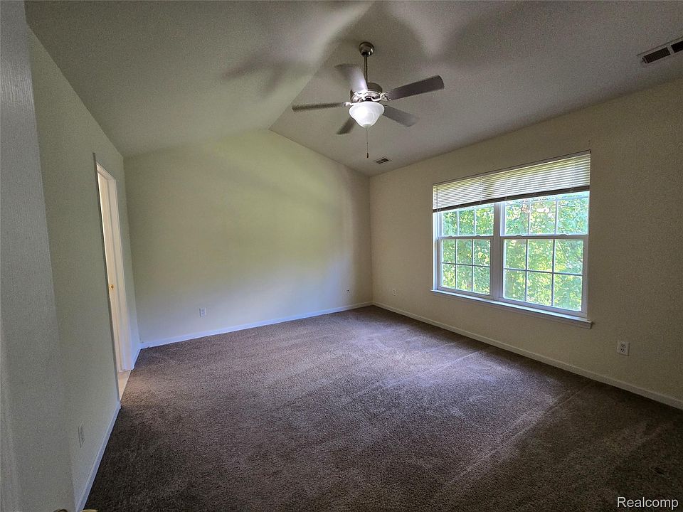 27248 Hidden Oaks Dr, photo 10