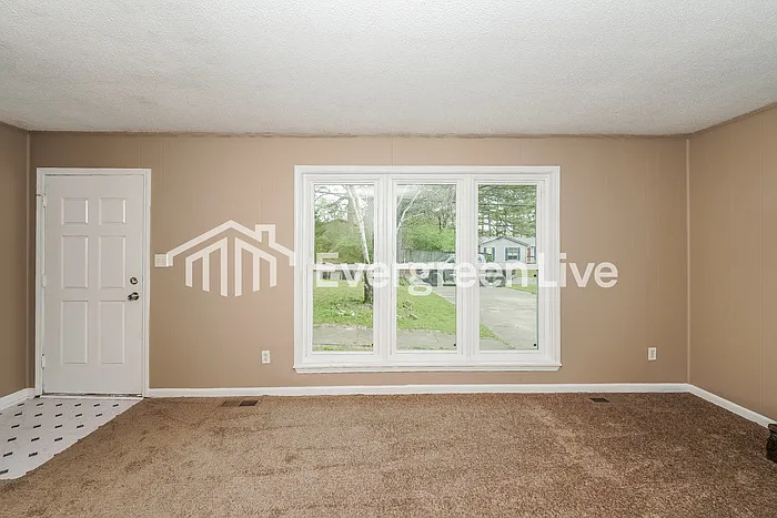 3 bed, 2.0 bath, 1242 sqft, $1,295 — Photo 3