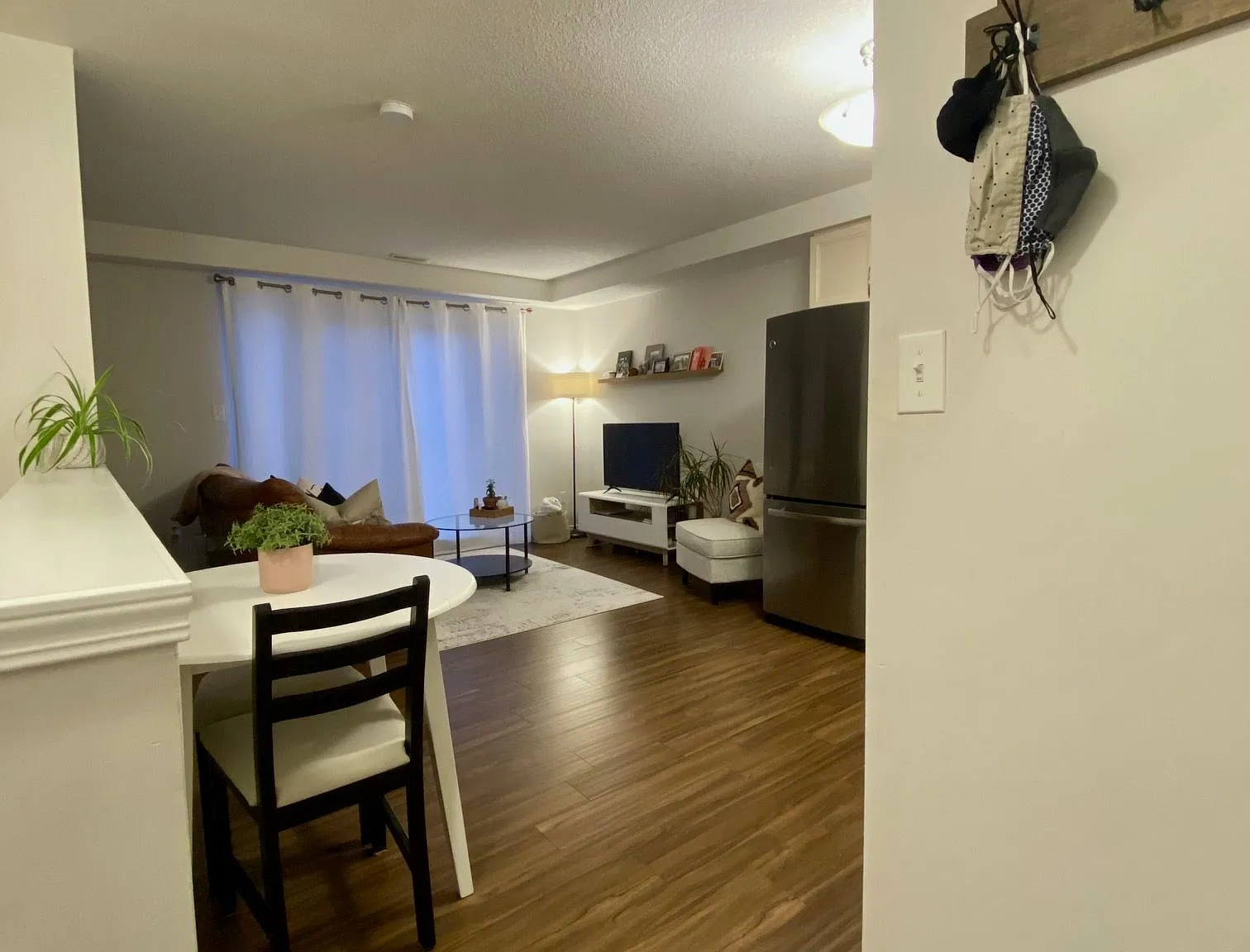 2 bed, $2,000 — Photo 2