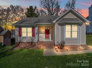 3721 Rosedown Dr, Matthews, NC 28105