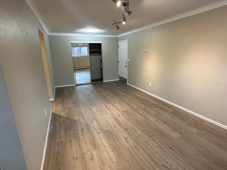 2610 Snelling Curv N #17 — Photo 5