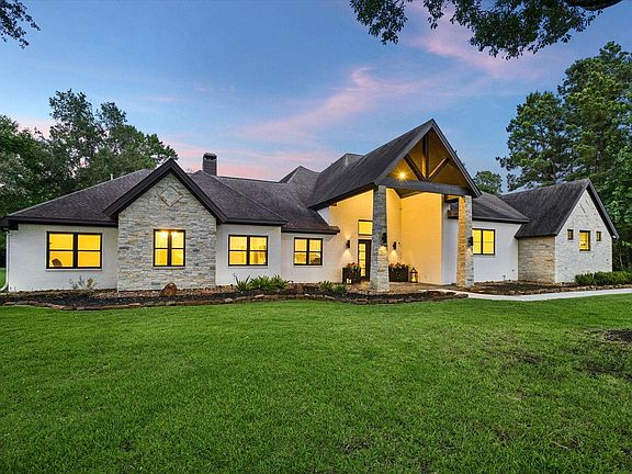 2nd image of 10897 Lake Forest Dr