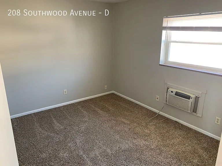 208 Southwood Ave #D — Photo 7