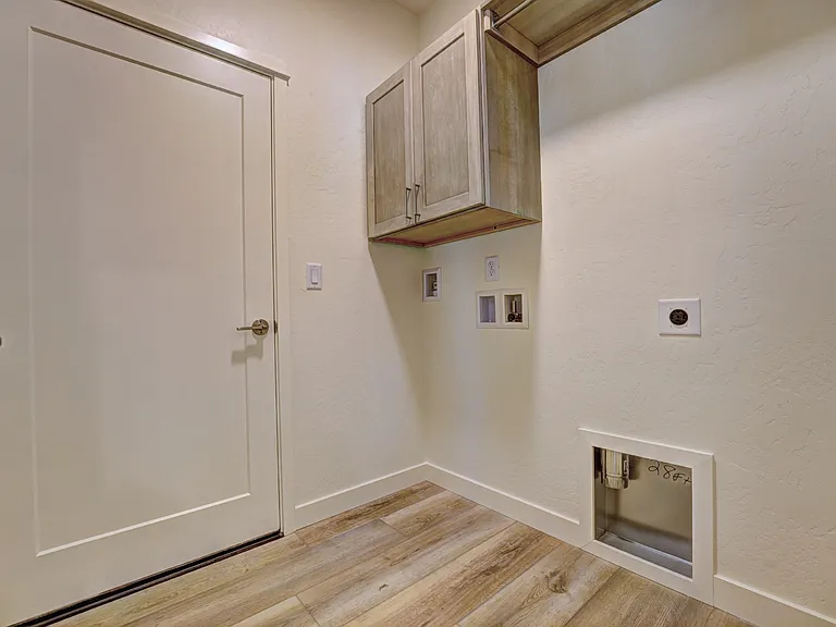 1914 Korima Dr — Photo 35