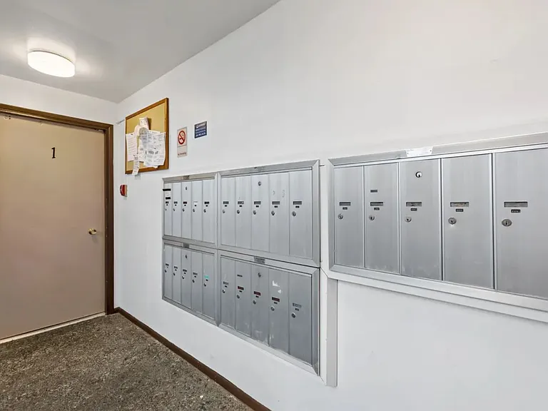 Outrigger Apartments — Photo 4