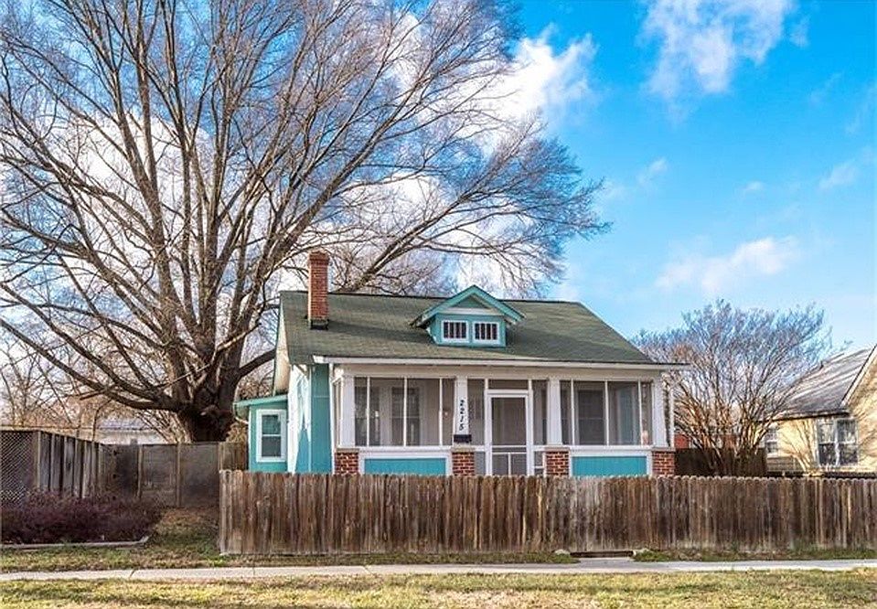 1st image of 2215 Gordon Ave