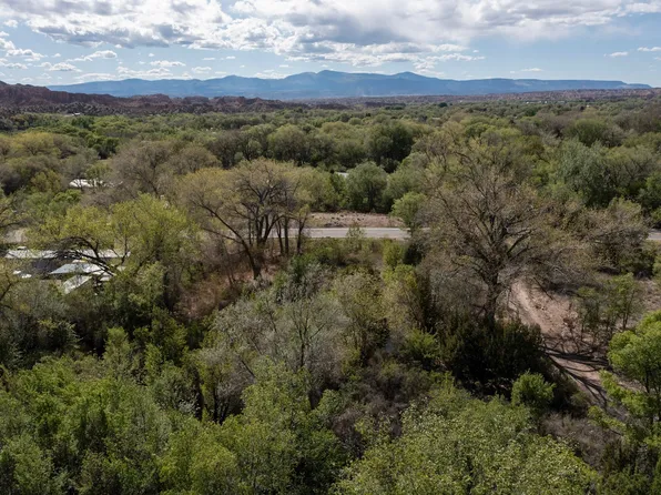332 Juan Medina Rd, Chimayo, NM 87522