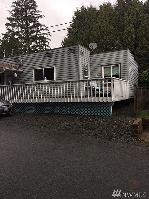 1st image of 9413 15th St NE