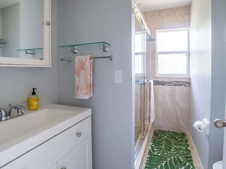 1105 Caples St — Photo 13