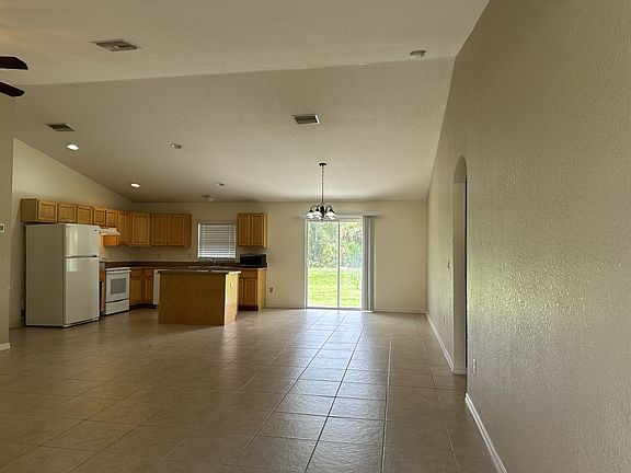 2nd image of 4569 Balsey St