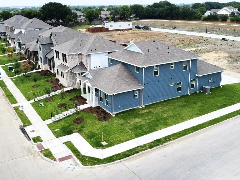 210 Monarch Way — Photo 28