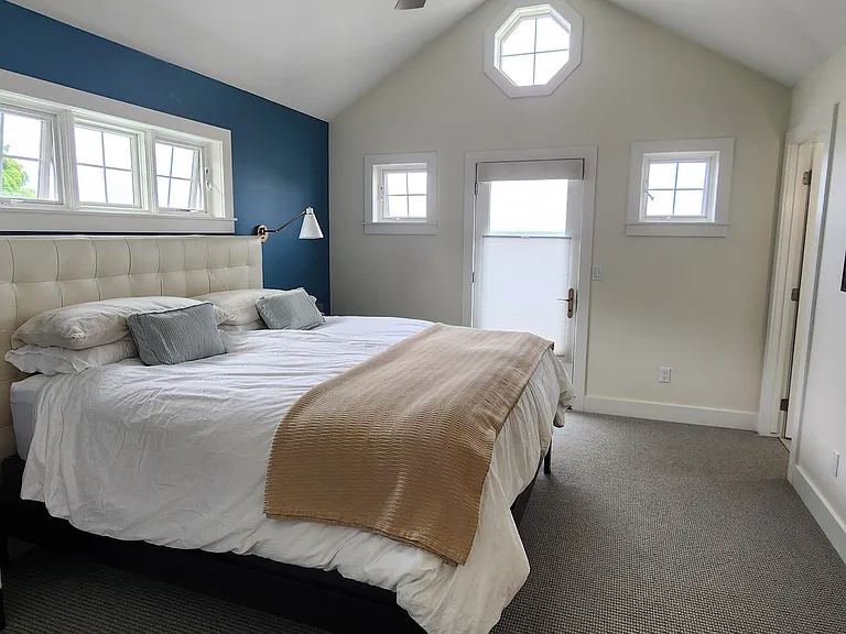 330 E Bay Blvd S — Photo 11