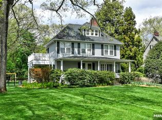 208 Lincoln Ave, Ridgewood, NJ 07450