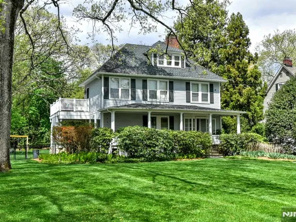 208 Lincoln Ave, Ridgewood, NJ 07450