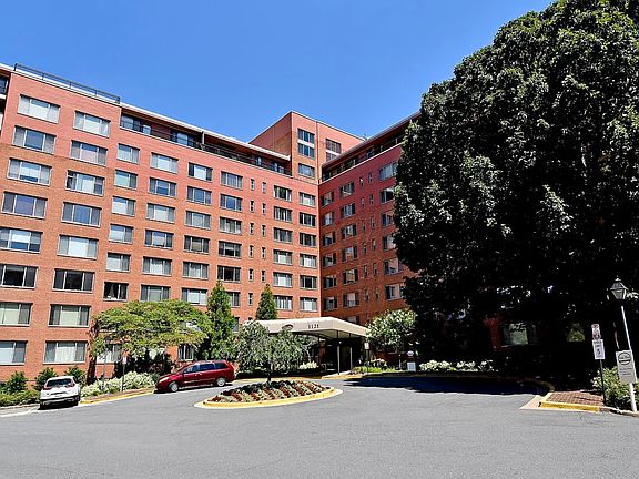 4th image of 1121 Arlington Blvd APT 939