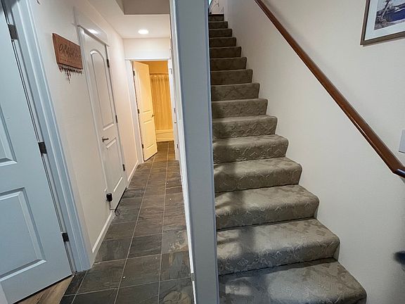 4th image of 7809 12th Ave NE #B