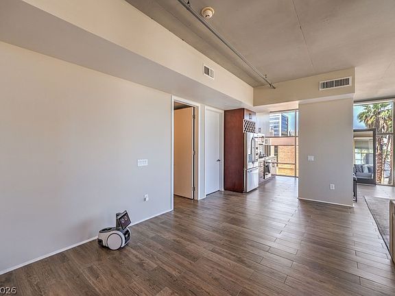 5th image of 353 Bonneville Ave #379