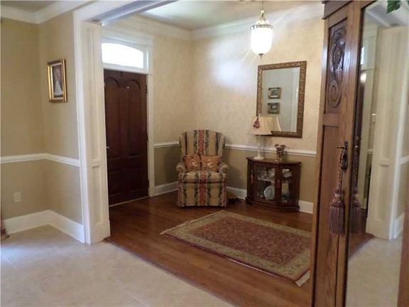 4th image of 4122 Saint Elizabeth Dr