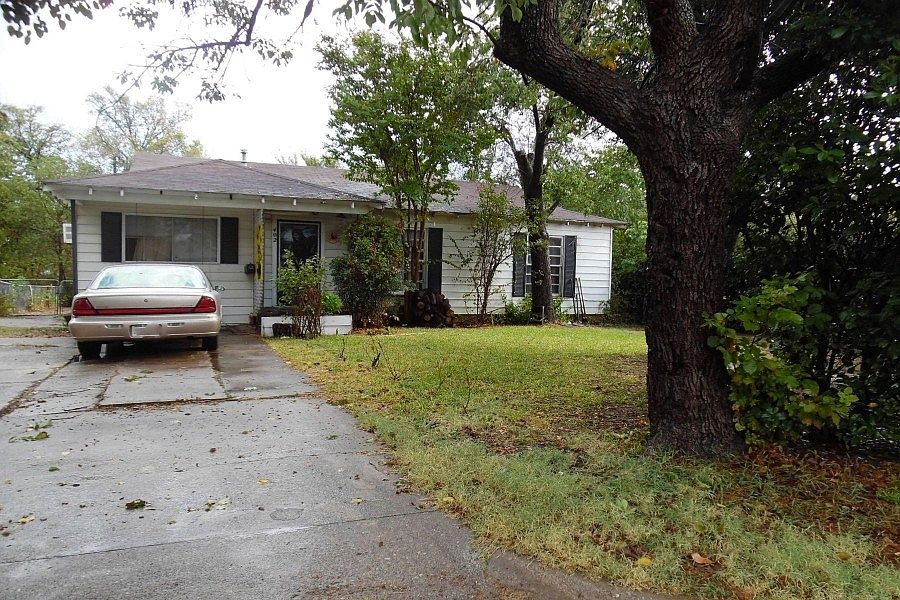 1st image of 402 NE 36th St