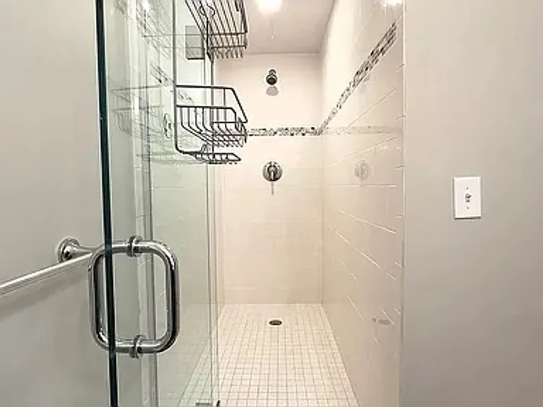 662 Massachusetts Ave #1A — Photo 11