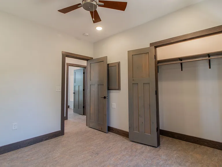 802 S Lake Ave #2 — Photo 22