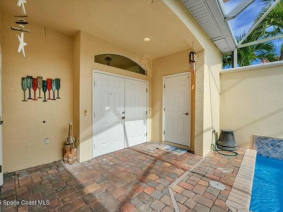 4th image of 8660 Villanova Dr #801