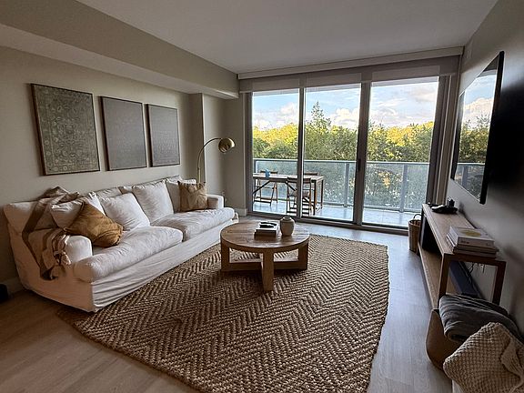 5th image of 16385 Biscayne Blvd #0