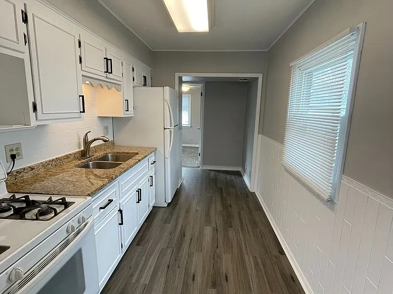 3449 S Kansas Ave — Photo 8