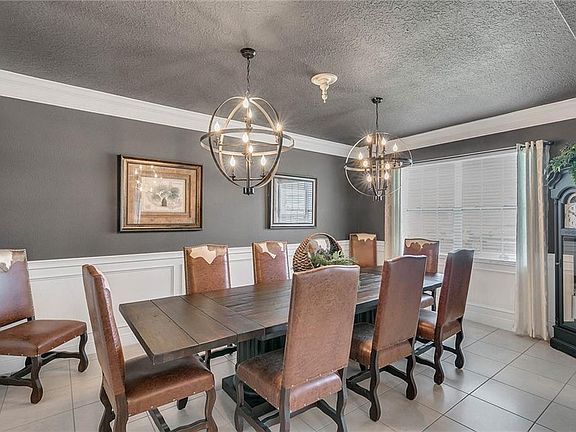 4th image of 9512 Royal Vista Ave