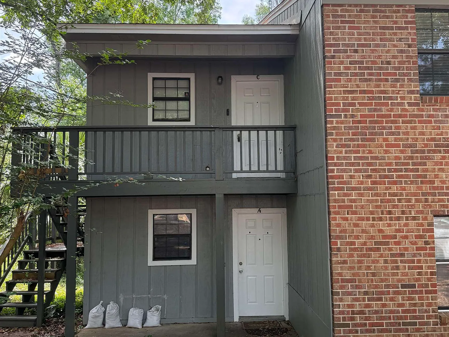 2 bed, 1000 sqft, $1,225 — Photo 1