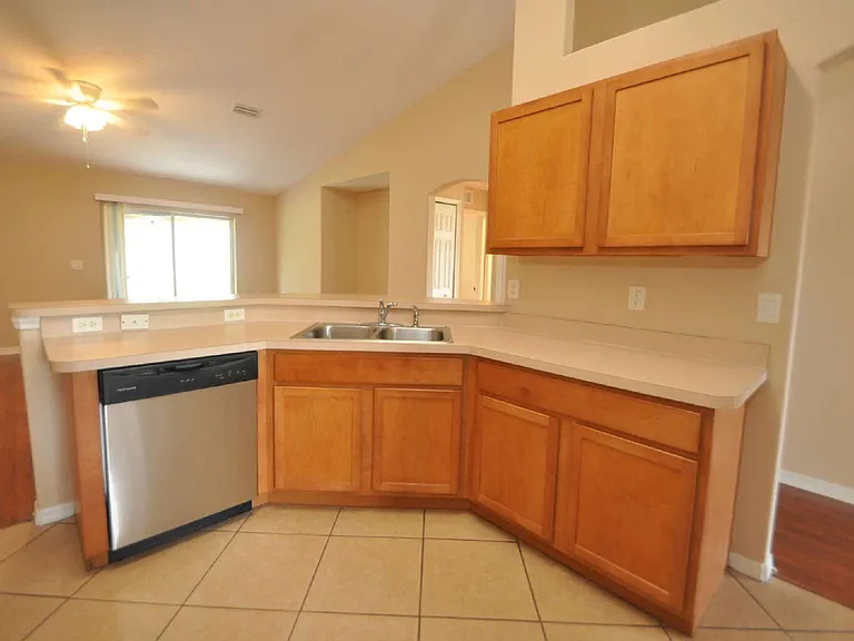 37 Louisburg Ln — Photo 9