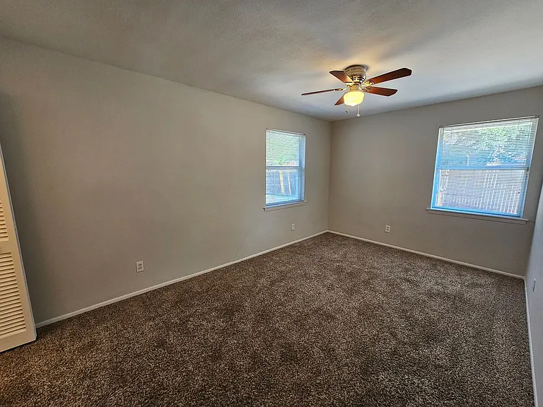 2906 Candlewick Ln — Photo 23