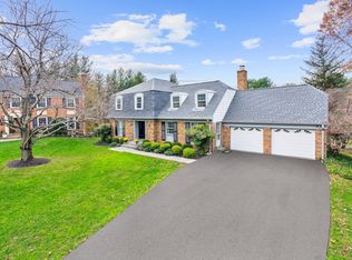 8104 E Gainsborough Ct, Potomac, MD 20854