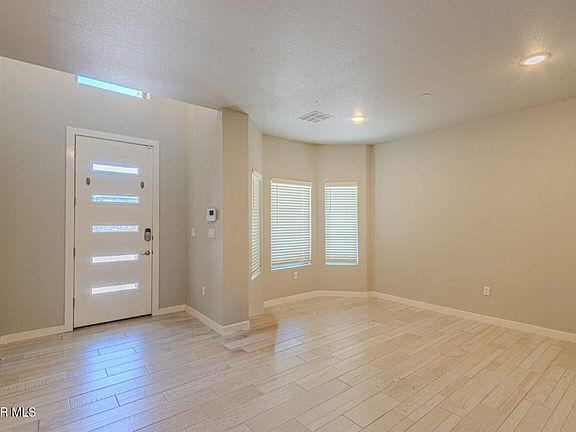 4th image of 249 Emerald Tower Dr