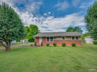 157 Crestview St, Rutherfordton, NC 28139