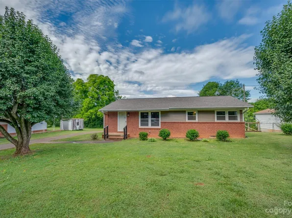 157 Crestview St, Rutherfordton, NC 28139