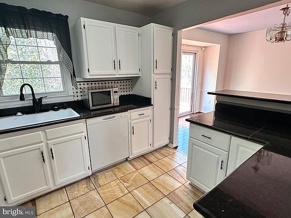 5th image of 7914 Forest Path Way