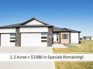 6593 Adelman Way, Horace, ND 58047