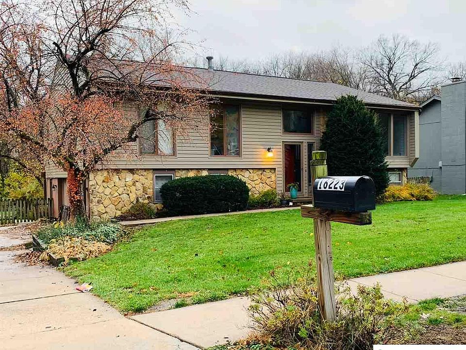 1st image of 16223 Wood Dr