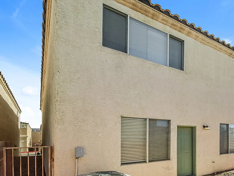2501 Lady Elizabeth Ct — Photo 17