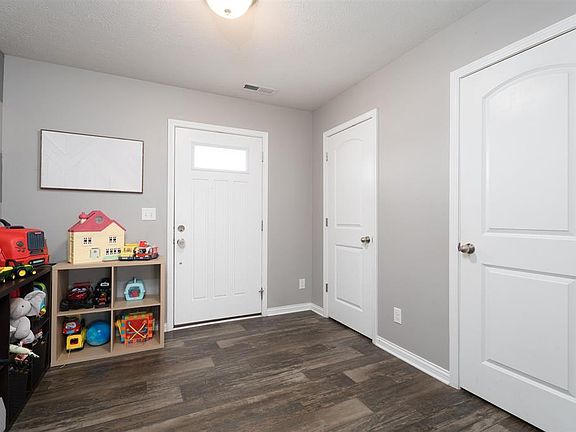 5th image of 5551 Goldenrod Ln