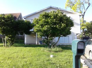 343 Longwood Ter, Mundelein, IL 60060