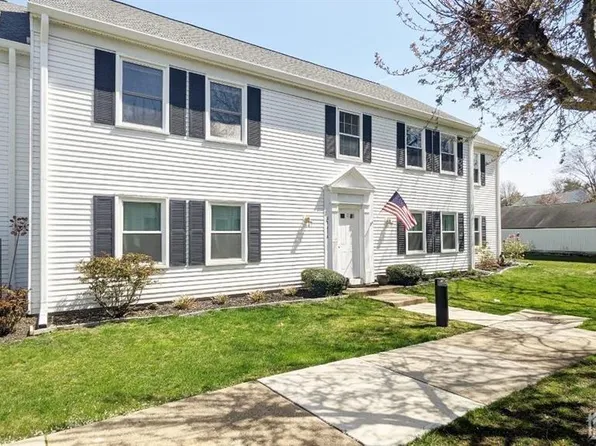 341 N Narragansett Ln #N, Monroe Township, NJ 08831